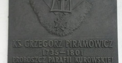 Kurow-tablica-upamietniajaca-ks.-Grzegorza-Piramowicza.jpg